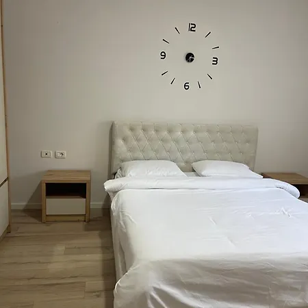Jona Tirana